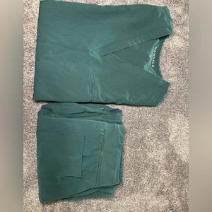 Mandala Caribbean blue top & petite jogger lightly worn